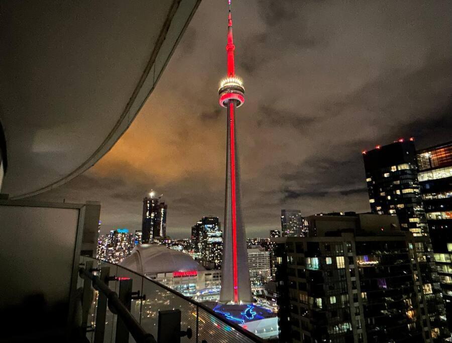 Luxury Condo - Steps To Everything - Balcony View Toronto Eksteriør billede